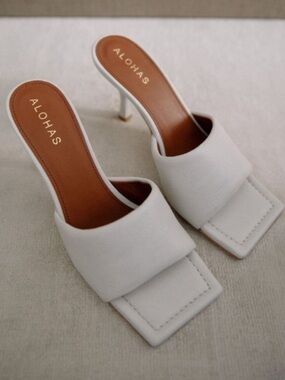 ALOHAS Puffy Leather Mules size 39/US 8